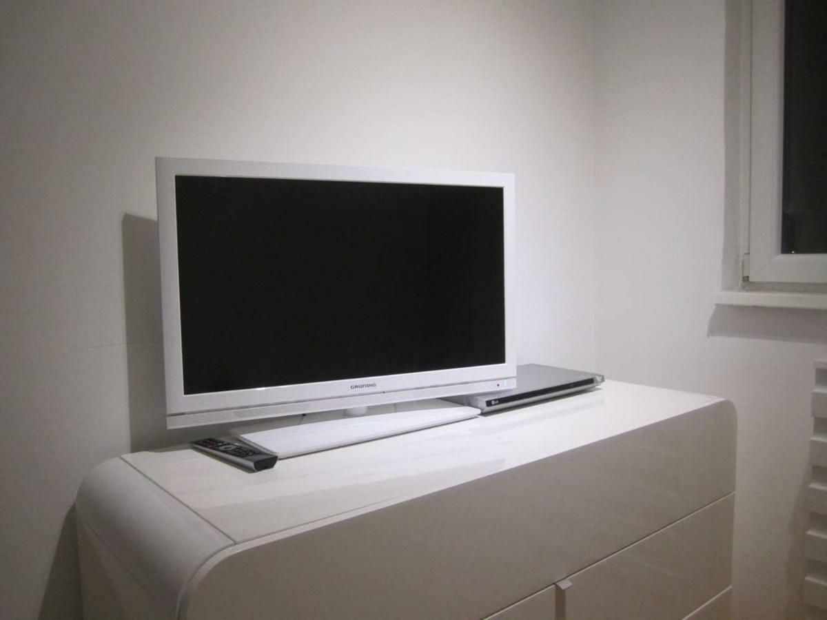 65 Square Meters Designer Apartment In Heart Of City - River View ! Park For Free Ni Exterior foto