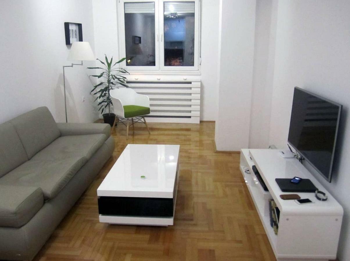 65 Square Meters Designer Apartment In Heart Of City - River View ! Park For Free Ni Exterior foto