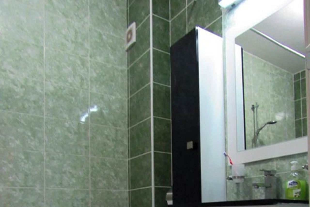 65 Square Meters Designer Apartment In Heart Of City - River View ! Park For Free Ni Exterior foto