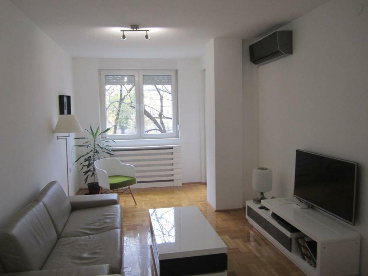 65 Square Meters Designer Apartment In Heart Of City - River View ! Park For Free Ni Exterior foto