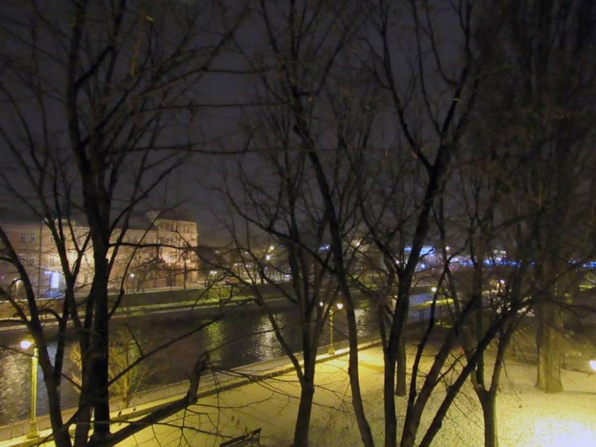 65 Square Meters Designer Apartment In Heart Of City - River View ! Park For Free Ni Exterior foto